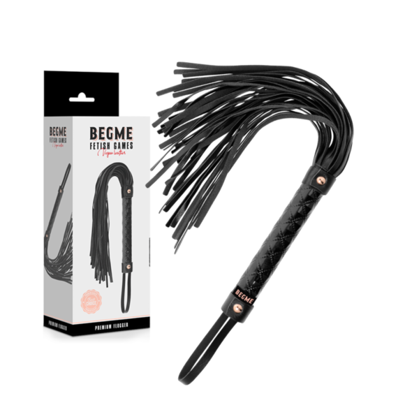 Bič BEGME Black Edition z veganské kůže, důtky s rukojetí
