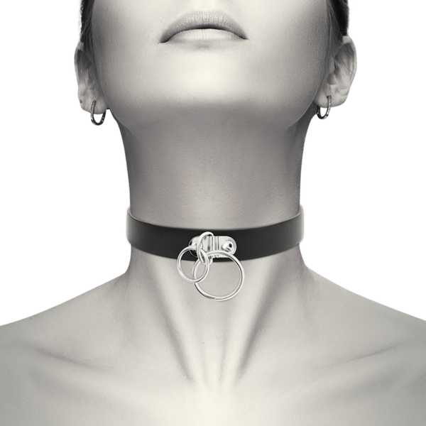 Černý choker Coquette Chic Desire se sponami na nastavení