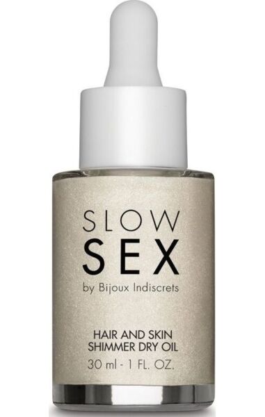 Lahvička s pipetou rozjasňujícího suchého oleje Dry-touch Shimmer Oil od Bijoux Indiscrets