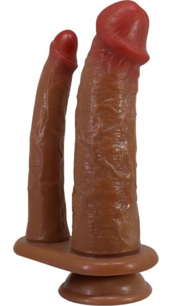 Dvojité dildo Pretty Love BW-008144Z v tělové barvě s jedním delším a tenčím ramenem a druhým silnějším