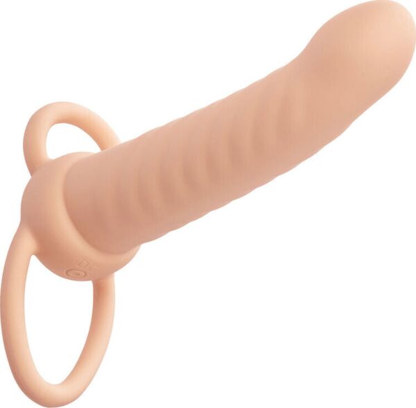 Vibrátor pro dvojitou penetraci CalExotics Performance Maxx Ribbed Dual Penetrator v barvě slonová kost, se šourkovým kroužkem