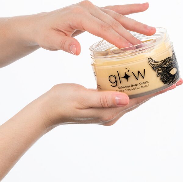 Kelímek tělového krému Orgie Glow Shimmer Body Cream o objemu 250 ml