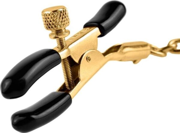 Svorky na bradavky Fetish Fantasy Gold Chain Nipple Clamps ve zlaté a černé barvě, spojené řetízkem