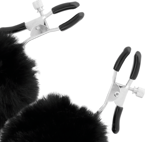 Svorky na bradavky Darkness Nipple Clamps with Pom Poms s podložkami a dvěma pompony