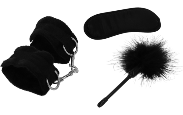 Bondage sada Intense Fetish s pouty, maskou na oči a pírkem